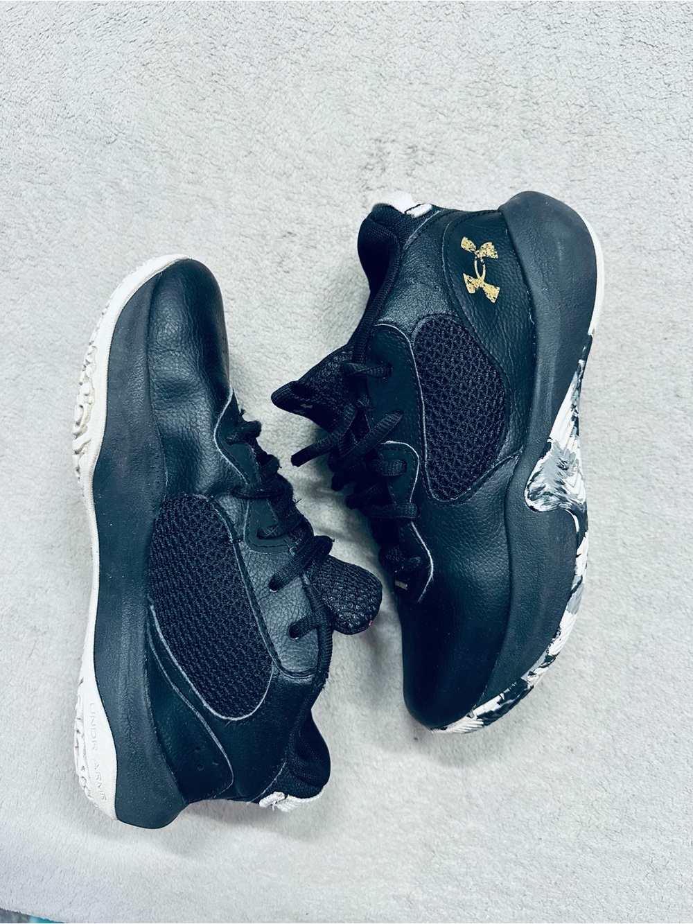 Under Armour Lockdown 6 basketball shoes Size 3Y Black